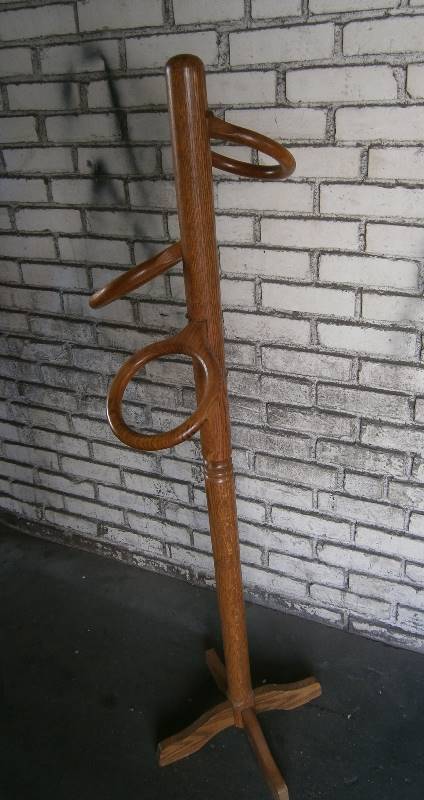 lot 171 image: Oak Towel Rack