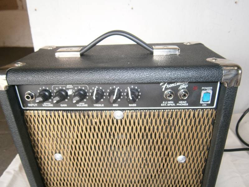 lot 159 image: Front man Type PR241 Amplifier