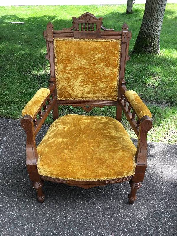 lot 7 image: Vintage Chair