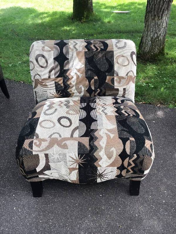 lot 10 image: Lounge Chair