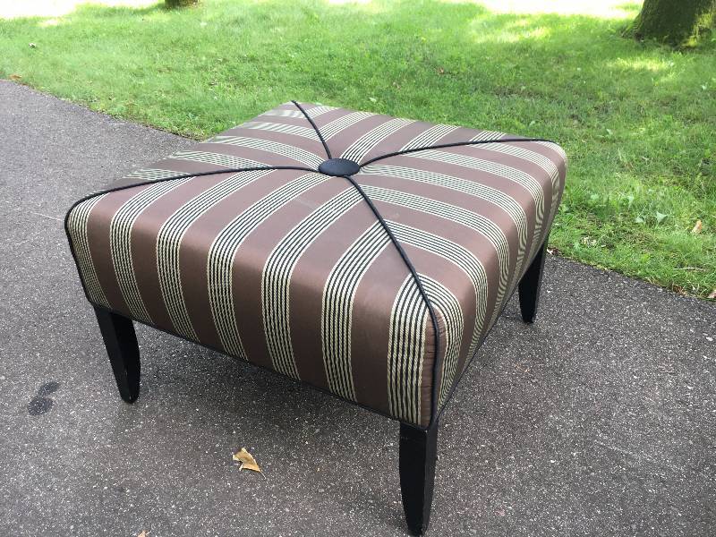 lot 11 image: Ottoman