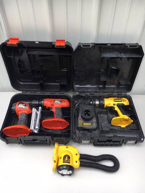 lot 25 image: Dewalt & BlackDecker Tool Set