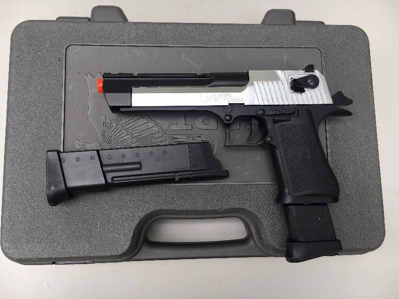 lot 29 image: Desert Eagle .50 Pellet Gun