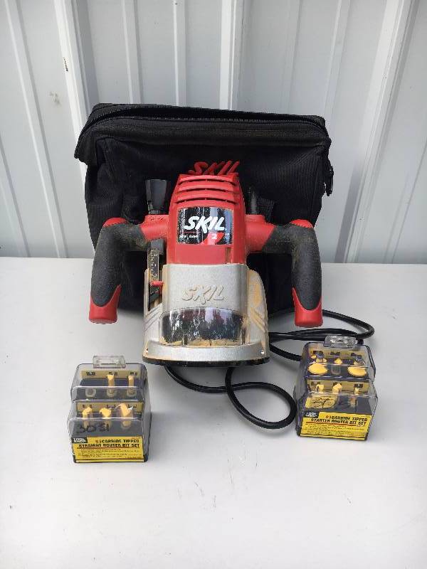 lot 31 image: Skil Router w Carbide Bits