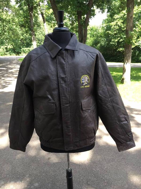 lot 37 image: North American Hunting Club Jacket Size XL