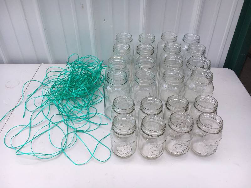 lot 42 image: 24 - Mason Jars w Twine