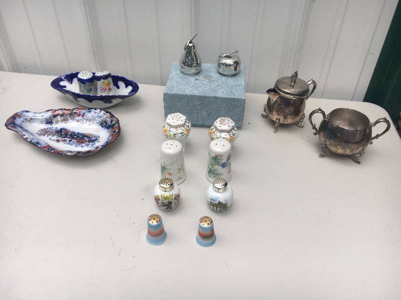 lot 52 image: Vintage Tableware - Silver Company