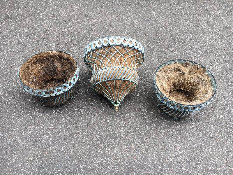 lot 70 image: Vintage Hanging Basket and Pots
