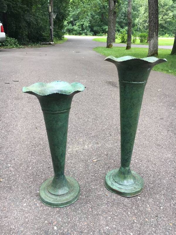 lot 72 image: Vintage Vases