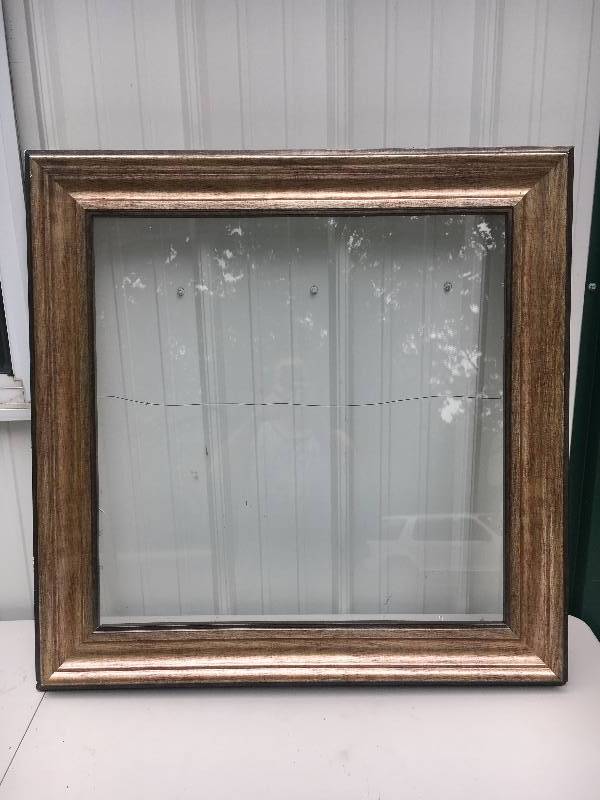lot 74 image: Vintage Frame wGlass