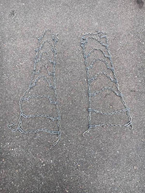 lot 84 image: Tire Chains - From John Deere 318