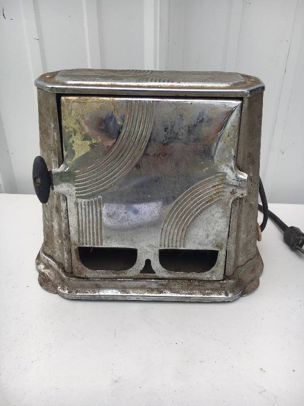 lot 86 image: Vintage Toaster