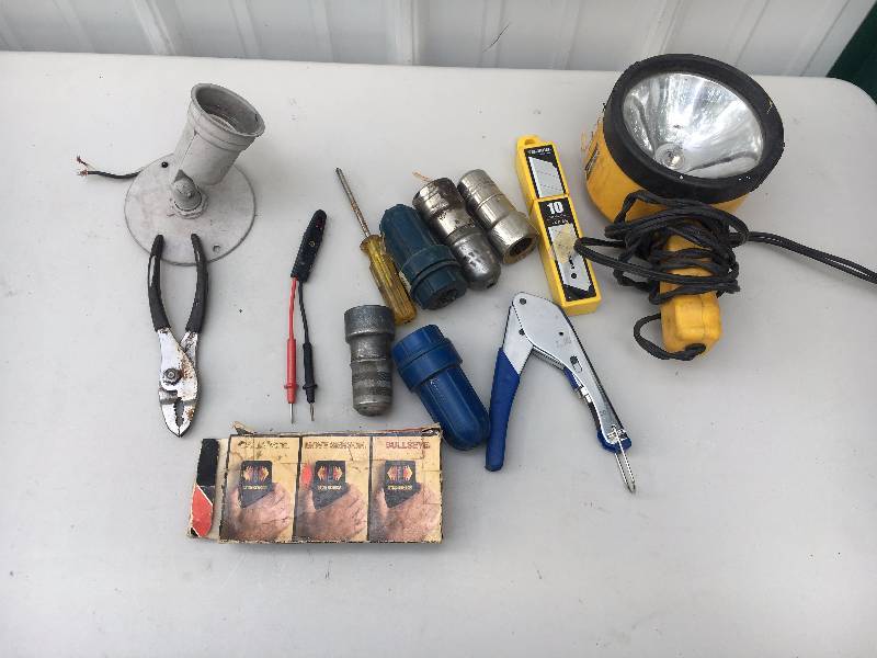 lot 87 image: Lot of Misc Tools