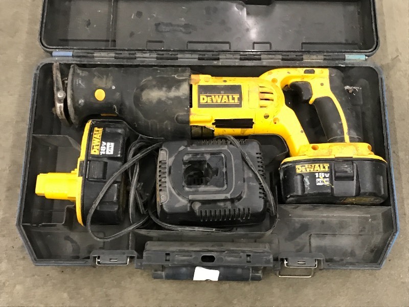 DeWalt 18Volt Cordless Saw Set, Wor...