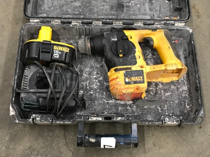 DeWalt 18Volt Cordless Rotary Hamme...