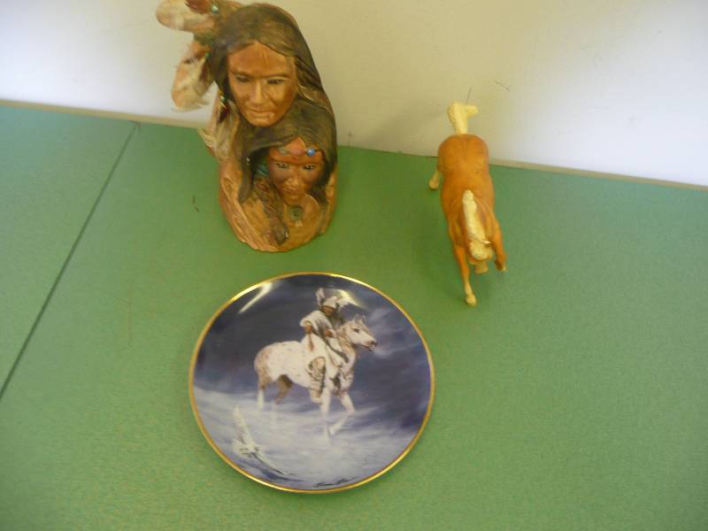 lot 5 image: Vintage Molded Indian Statue, PLATE - Spirit of the Winter Hawk, Western Heritage Museum, Limited Edition Adams - Molded Horse - See Pictures