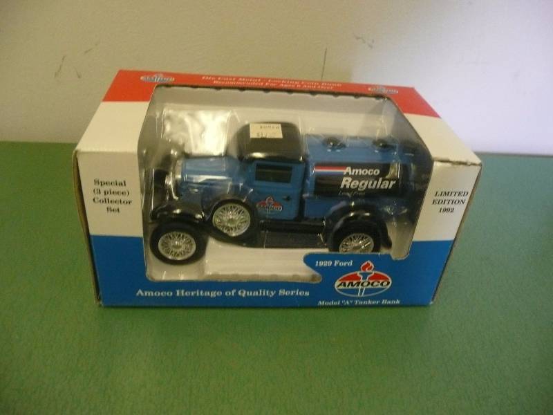 lot 29 image: AMOCO 1992 LIMITED EDITION MODEL A TANKER BANK - SPEC CAST DYERSVILLE, IOWA - SEE PICTURES