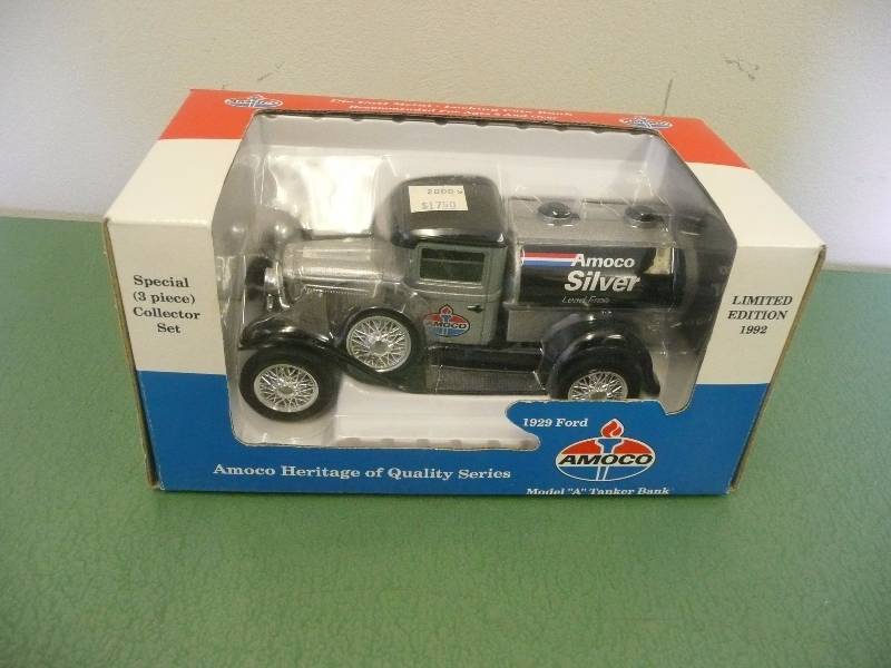 lot 33 image: AMOCO 1992 LIMITED EDITION 1929 FORD MODEL A TANKER BANK - SPEC CAST DYERSVILLE, IOWA - SEE PICTURES