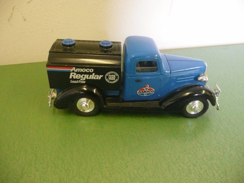 lot 34 image: AMOCO 1993 LIMITED EDITION 1937 CHEVROLET TANKER BANK  - SPEC CAST DYERSVILLE, IOWA - NEW NO BOX - SEE PICTURES