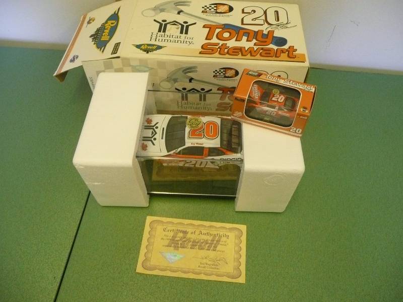 lot 40 image: TONY STEWART REVELL 124 & 164 SCALE CARS - SEE PICTURES