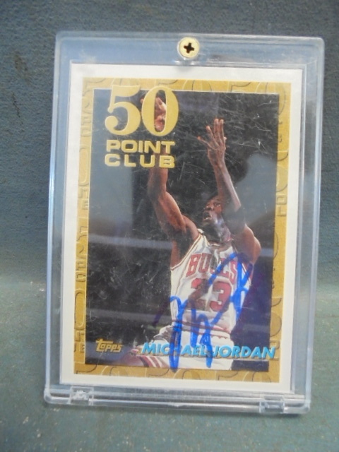 lot 12 image: Autographed Michael Jordan Card