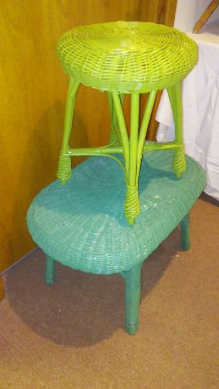 lot 104 image: Vintage Wicker Settee, table and Stool
