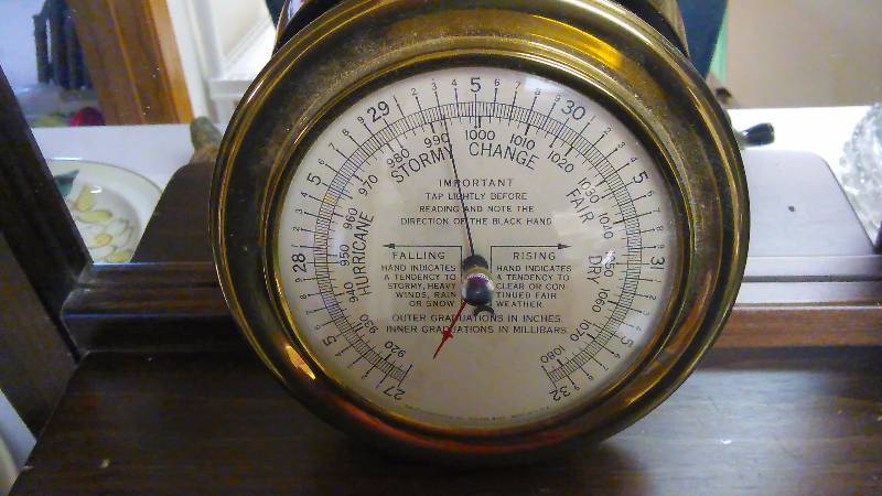 lot 11 image: Vintage Dcor Barometer, Wood mirror,
