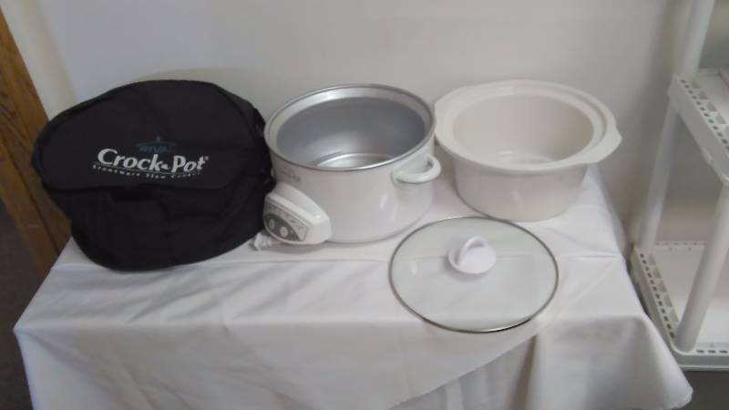 lot 1 image: Rival Smart Pot Programmable Crock Pot - New