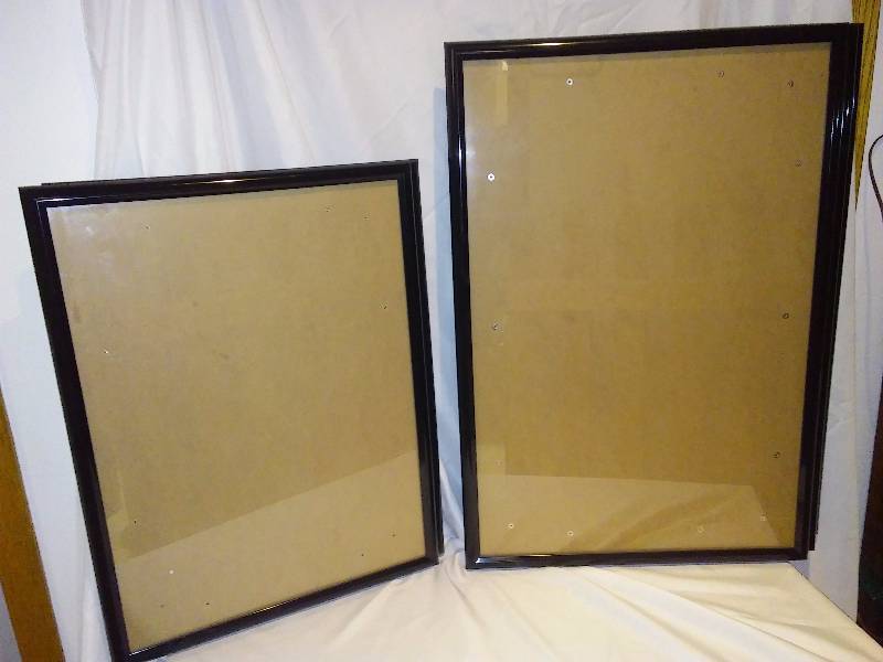lot 84 image: 19 in. x 29 in. (3) and 17 in. x 24 in. (2) Poster  Picture Frames, New or Near New, Clear Glass