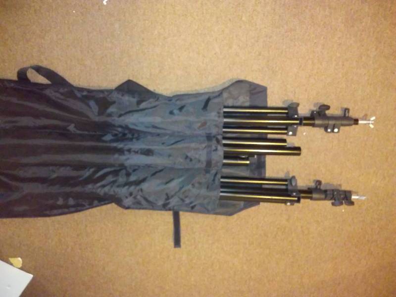 lot 90 image: Back Drop Stand, Small with carry bag, Interfit