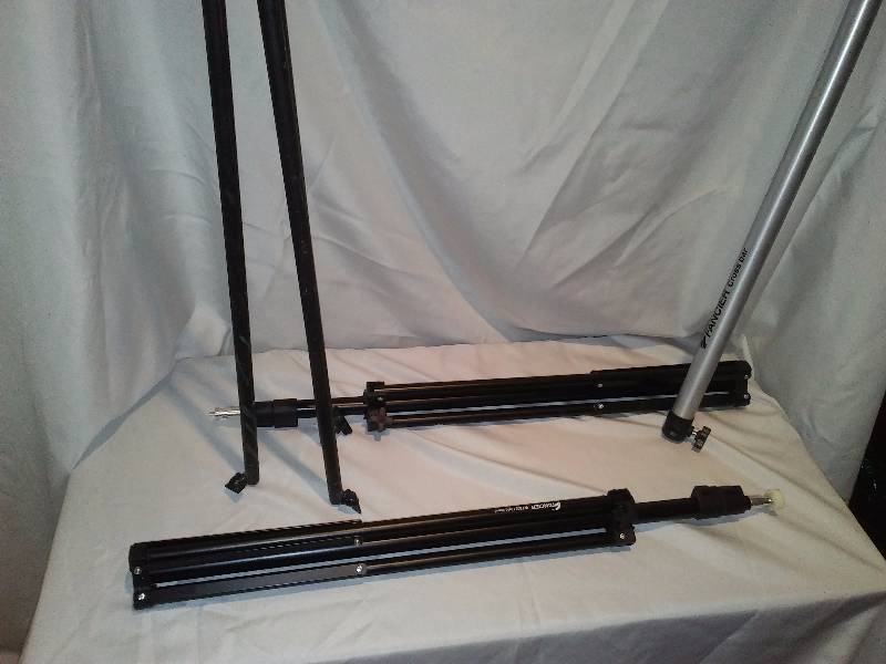 lot 108 image: Tripods (3) and Back Drop Bar