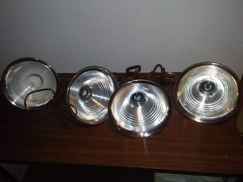lot 130 image: Metal Reflector Clamp Lights (4), New condition, excellent clamp