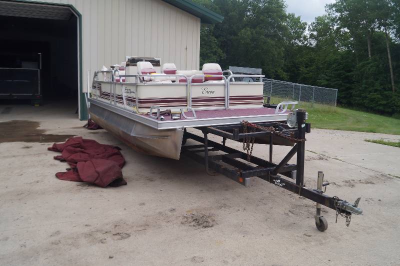 lot 33 image: Eroca Clipper Pontoon