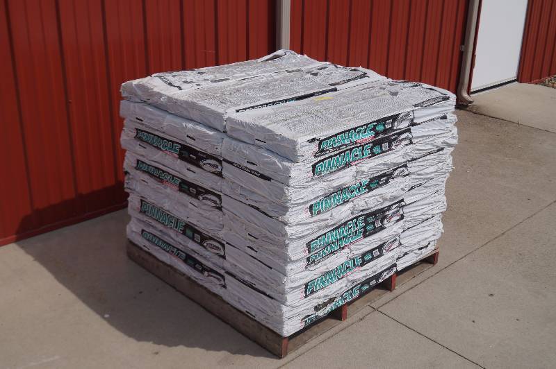 lot 8 image: Pallet of Shingles