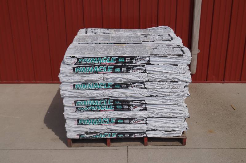 Pallet of Shingles Moorhead Liquidation Consignment 977 KBID