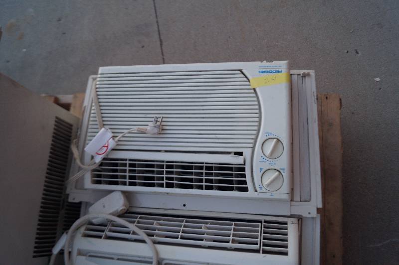 lot 24 image: Air Conditioner