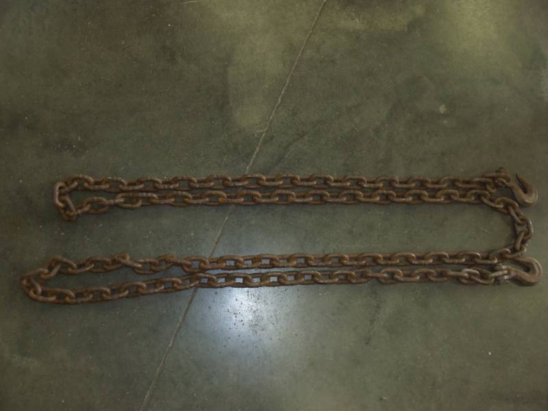 lot 8 image: 13 Log Chain