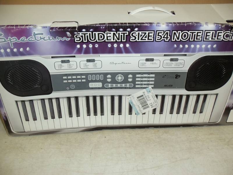 lot 12 image: Student Size Electronic Keyboard in box