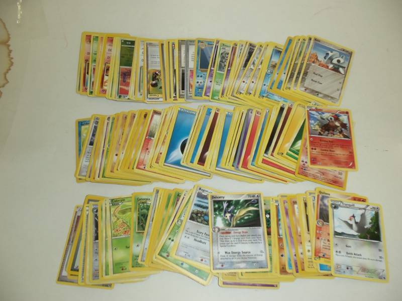 lot 27 image: 200  Pokemon Cards