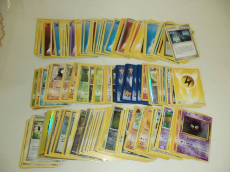 lot 30 image: 200  Pokemon Cards