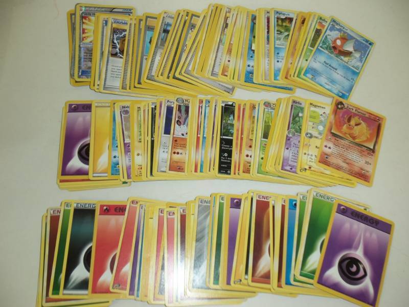 lot 33 image: 200  Pokemon Cards