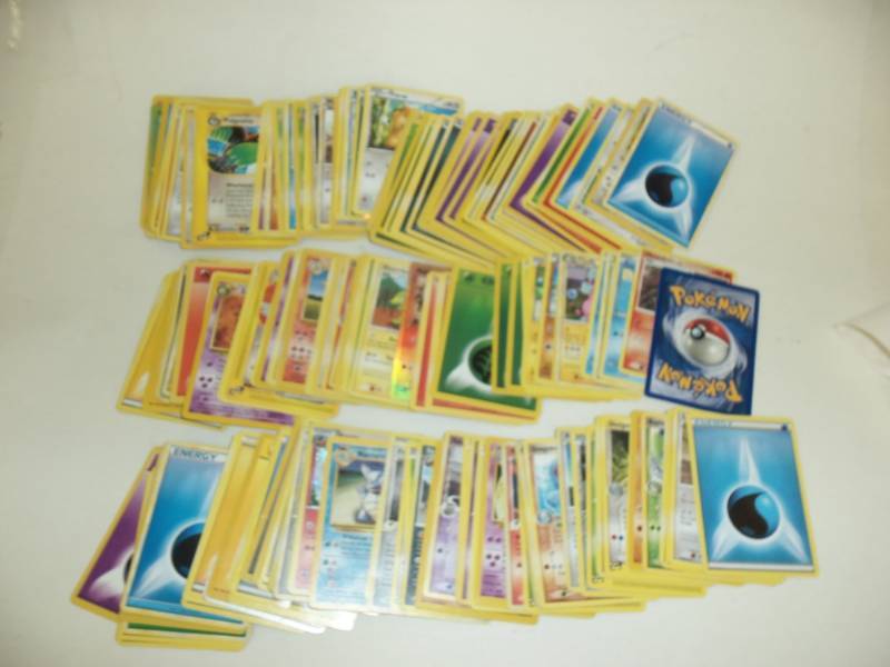 lot 34 image: 200  Pokemon Cards