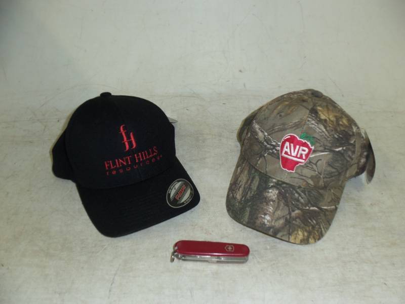 lot 42 image: 2 Hats and Swiss army knife