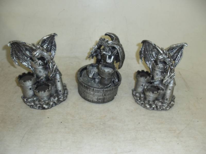 lot 43 image: Dragon Fountain with 2 Dragon Dcor
