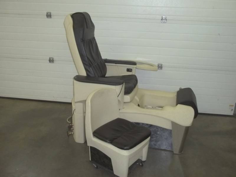 lot 1 image: Solace Altera Foot Spa