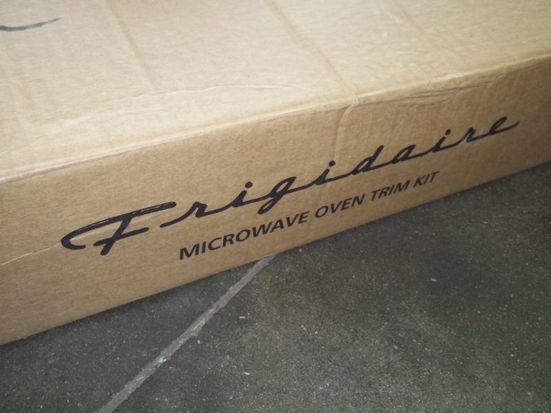 lot 71 image: Microwave Trim Kit