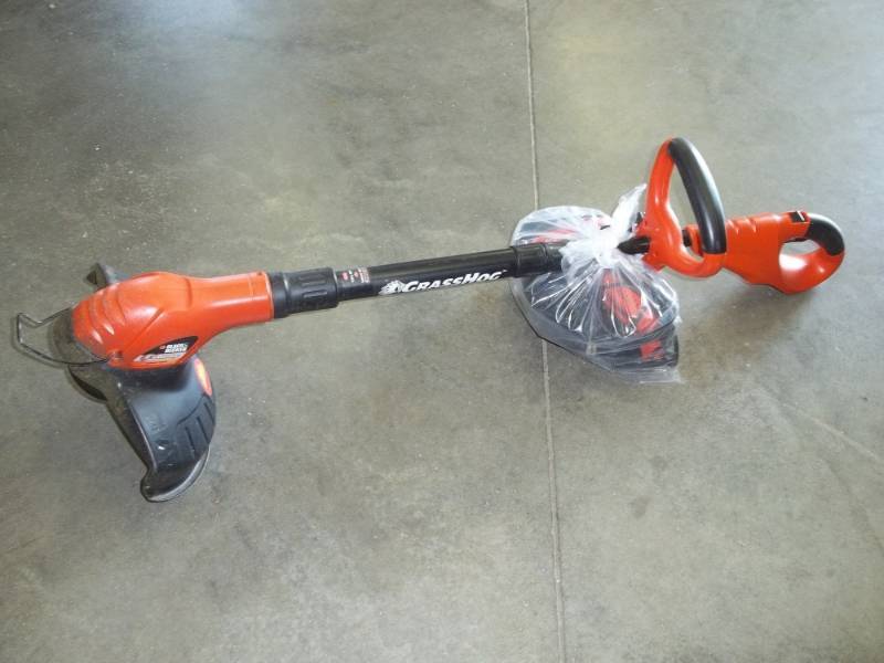 lot 86 image: Cordless String Trimmer