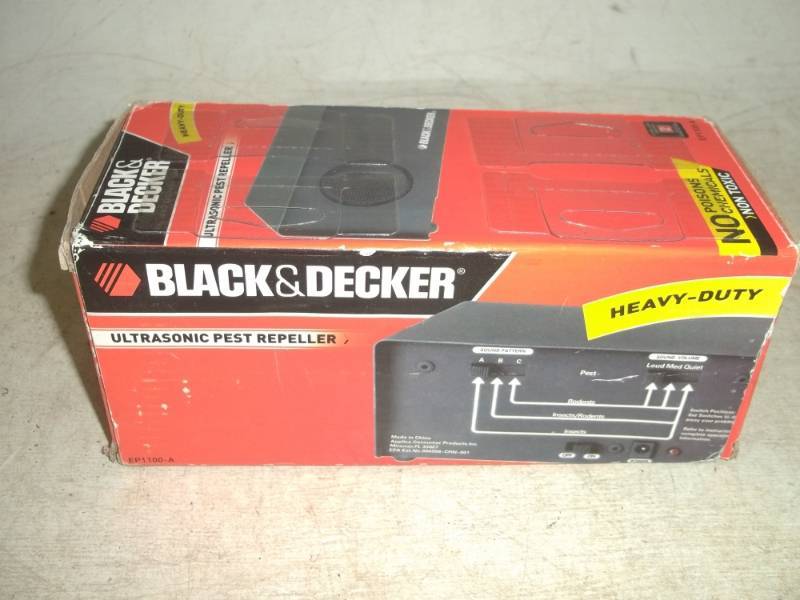 lot 97 image: Ultrasonic Pest Controller