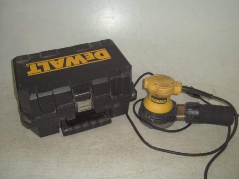 lot 106 image: Dewalt Sander with case