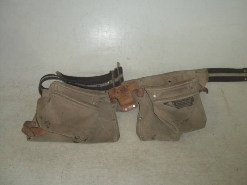 lot 110 image: Leather Tool Belt